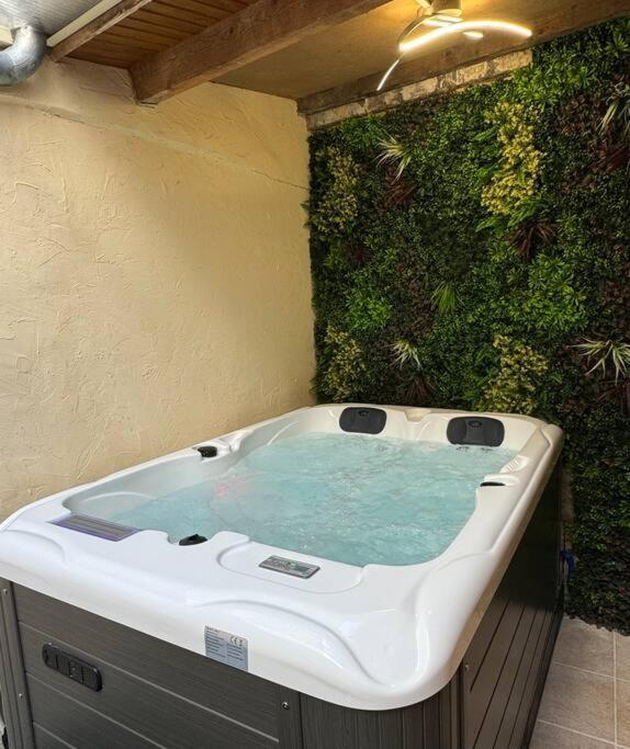 Luxury Room - Havre De Paix Avec Jacuzzi Prive Bar-le-Duc Εξωτερικό φωτογραφία
